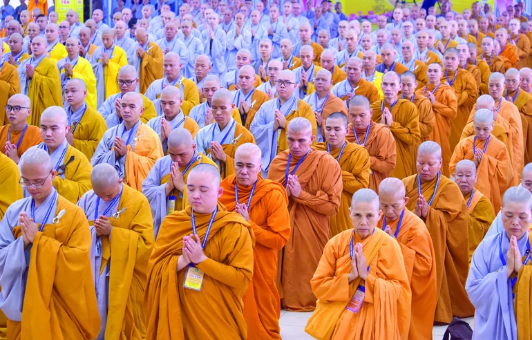 Có một con số chênh lệch rất lớn, hơn 30 ngàn vị - nếu căn cứ báo cáo của các Đại giới đàn so với con số thống kê Tăng Ni của Ban Tăng sự Trung ương, tính từ năm 2017 cho đến nay - Ảnh: Quảng Đạo/BGN