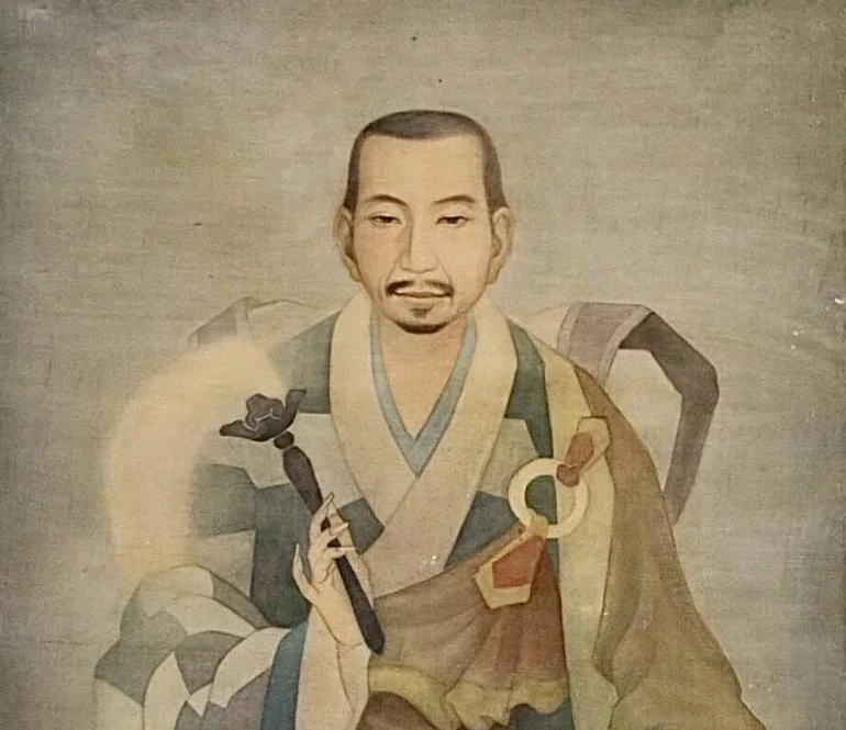 Tổ sư Liễu Quán ở tổ trên nhánh cây, ăn rong “sột soạt” mà thiền cơ dĩnh ngộ, lập nên Thiền pháp, đời đời nối thạnh, không đoạn dứt 