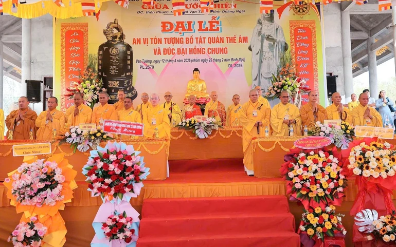 Niệm Phật cầu gia hộ