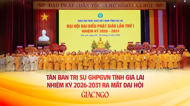 Tân Ban Trị sự GHPGVN tỉnh Gia Lai, nhiệm kỳ 2026-2031 lưu niệm cùng chư tôn đức Hội đồng Trị sự, chính quyền tỉnh sáng 5-5 - Ảnh: Như Danh - Thiết kế: Nguyện Truyền/BGN
