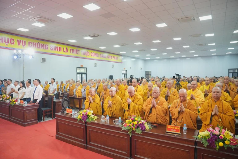 Niệm Phật cầu gia hộ