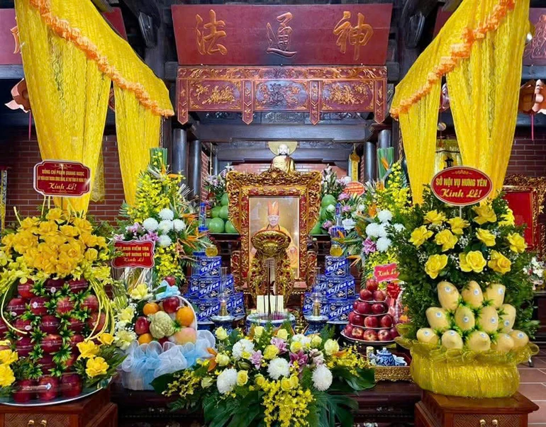 Giác linh đài Trưởng lão Hòa thượng Thích Thanh Dục được tôn trí tại chùa Đoài Lâm