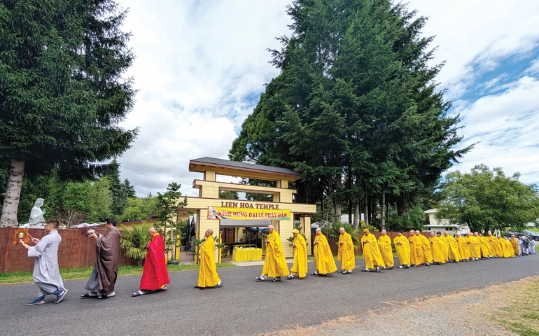 Liên Hoa là một ngôi chùa Việt được tạo dựng cách đây 35 năm tại thủ phủ Olympia bang Washington