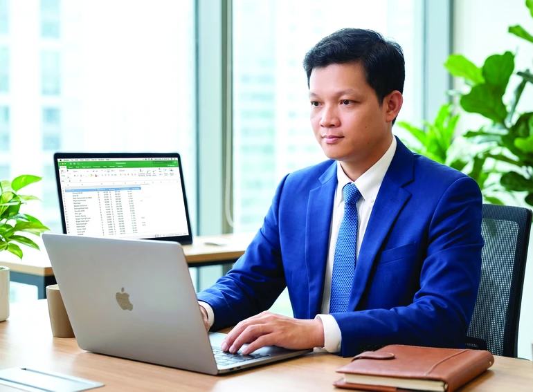 Anh Đức Trí, tác giả cuốn sách Hành trình đi để trở về - Ảnh: NVCC