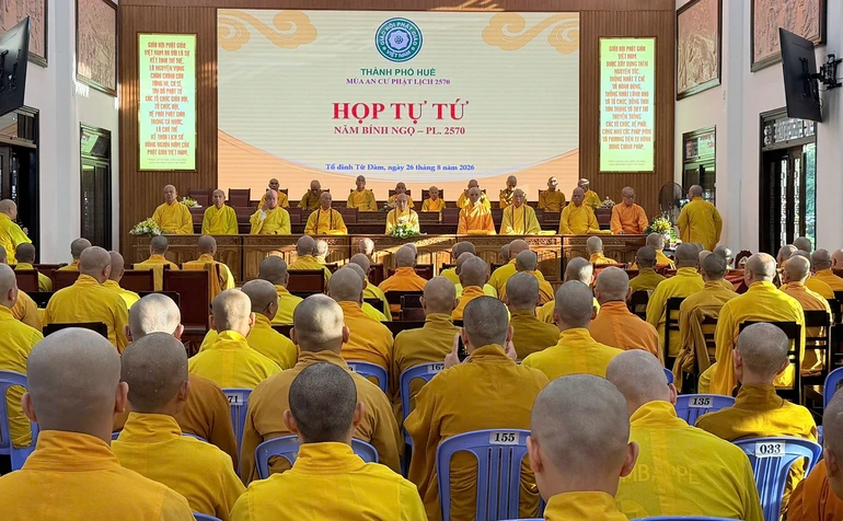 Họp Tăng trước lễ Tự tứ