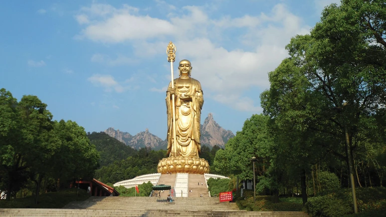 Đại tượng Địa Tạng Bồ-tát Cửu Hoa sơn, nơi được tin là đạo tràng của Ngài tại Trung Quốc