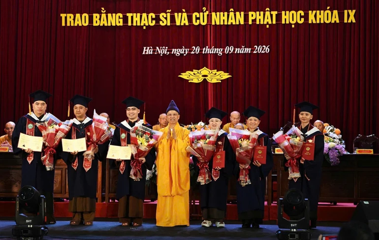 Có 300 Tăng Ni sinh khóa IX tốt nghiệp