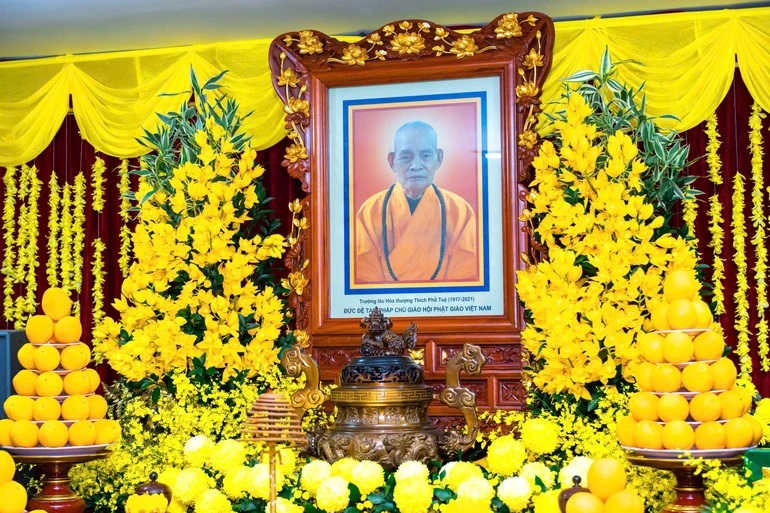 Di ảnh Đại lão Hòa thượng Thích Phổ Tuệ 