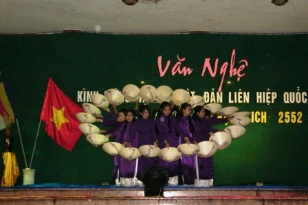 Công diễn văn nghệ quần chúng nhân mùa Phật đản