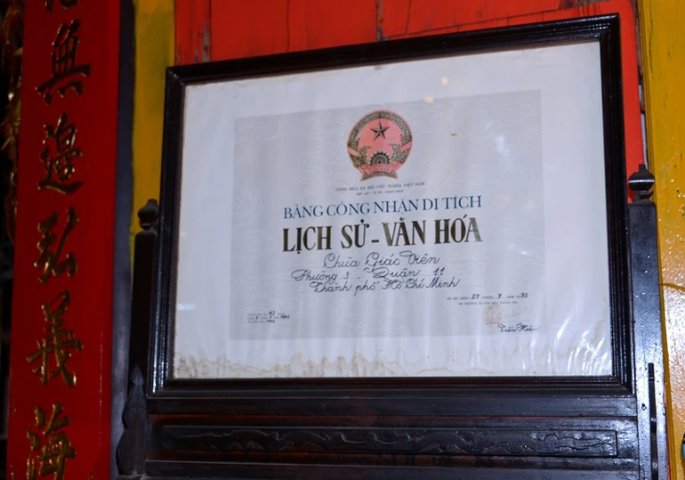 Bằng công nhận di tích lịch sử - văn hóa chùa Giác Viên - Ảnh: Bảo Toàn