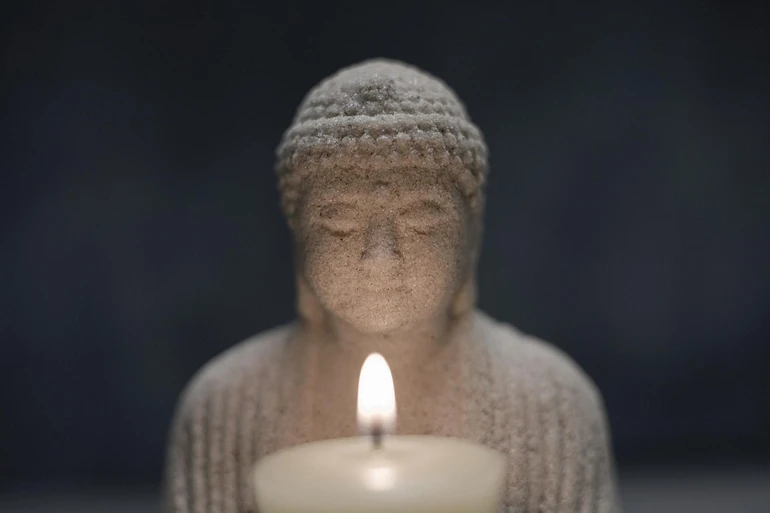 Giữ giới và phạm giới