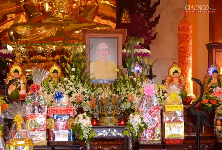 Lễ tưởng niệm Trưởng lão Hòa thượng Thích Từ Nhơn tại Việt Nam Quốc Tự