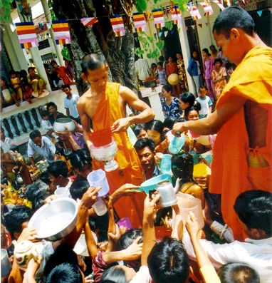 Lễ hội Chôl Chnăm Thmây của người Khmer Nam Bộ