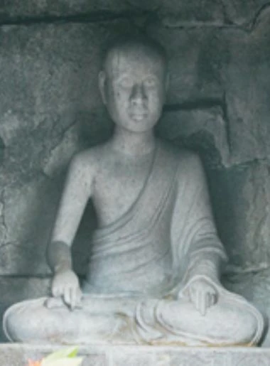 Tượng Trần Nhân Tông tại tháp tổ Huệ Quang.(Ảnh trích từ thuvienhoasen)