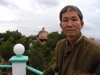Chủ núi Sơn Đào trên đỉnh núi Két