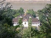 Bảo tàng Quốc gia Lào nhìn từ đỉnh núi Phousi