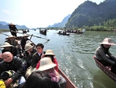 Suối Yến mùa hội. ảnh: Việt Văn