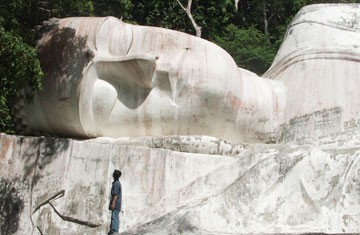 Cho đến nay, tượng Phật trên núi Tà Cú vẫn là pho tượng Phật nằm lớn nhất Đông Nam Á.