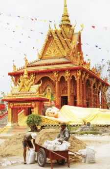 Ảnh: Lễ đắp núi cát