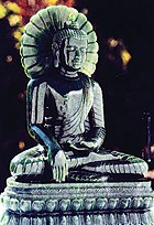 Tượng Phật ngọc - ảnh: T.L