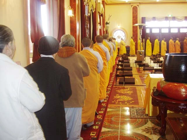 Kinh hành niệm Phật trong mùa An cư