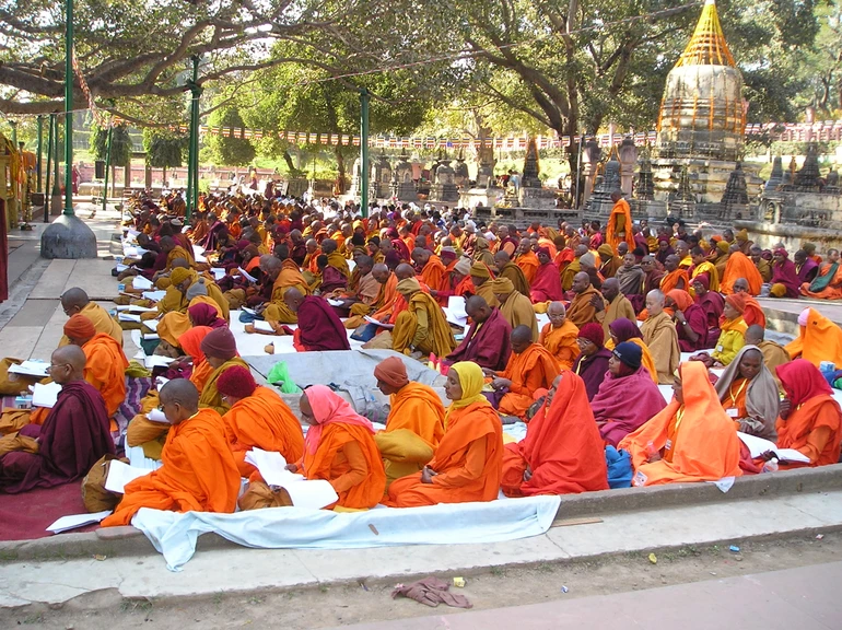 Ấn Độ: Chư Tăng Ni đang cầu mưa ở Bihar