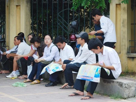 Sống với cái lề đường