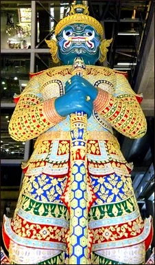 Một trong 12 tượng tại Suvarnabhumi