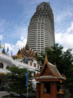 Tòa nhà chết" từ cả chục năm nay