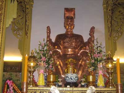 Tượng Phật Hoàng Trần Nhân Tông. Ảnh Ngọc Lan