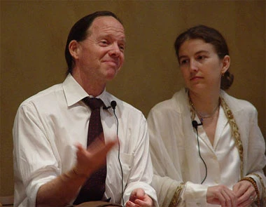 Tiến sĩ Michael Roach và cộng sự. Ảnh: Thaiha Books.