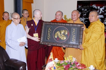 Ban tổ chức Hội nghị Sakyadhita lần thứ 11 thăm lãnh đạo Giáo hội & Hội LHPN TP.HCM