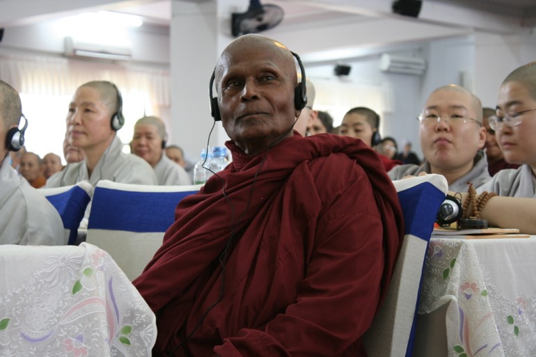 Sư Bhante Henepola Gunaratana sẽ đến nói chuyện tại Thái Hà Books