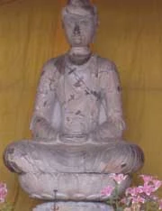 Pho tượng A Di Đà "nguyên mẫu" tại chùa Phật Tích, Bắc Ninh.