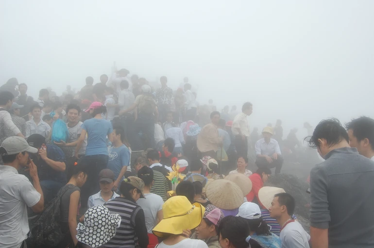 Hội xuân Yên Tử: Vui hội, vui lòng du khách