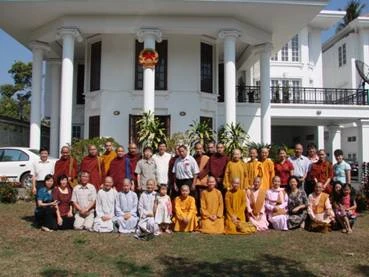 Một số Tăng Ni sinh Việt Nam đang theo học tại Myanmar