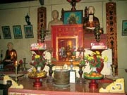 Tượng sư Vạn Hạnh tại nhà Tổ