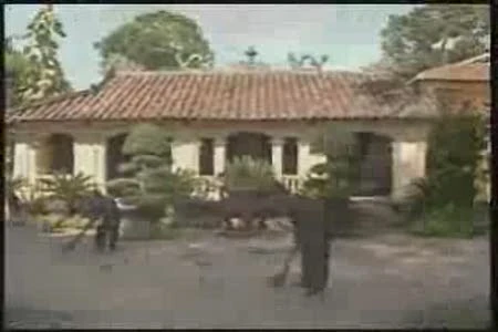 Cán cân nhuộm máu