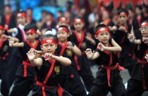 Lên chùa rèn đức, luyện võ