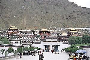 Trung Quốc: Tu viện Tây Tạng lớn nhất sắp hoàn thành