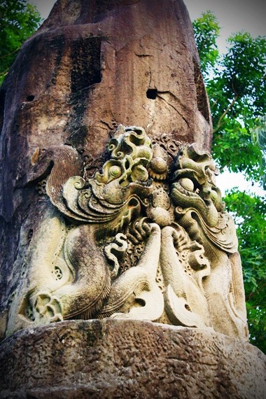 Trụ đá ở chùa Dạm (Bắc Ninh) - ảnh minh hoạ