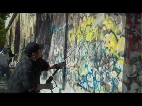 Phục hồi các bức tranh tường ở một ngôi chùa Tây Tạng