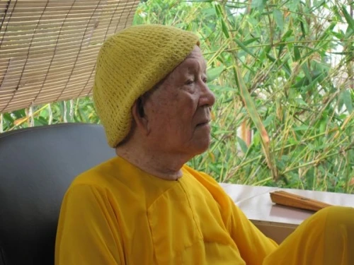 HT.Thích Trí Tịnh: "Đừng dính đến quyền lợi"