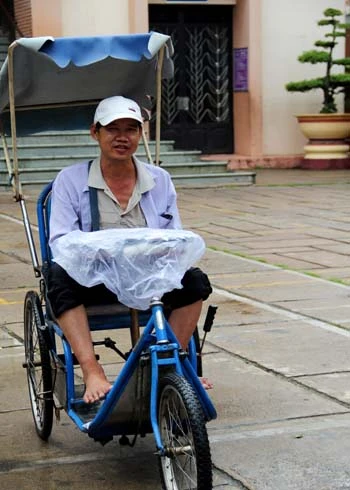 Người khuyết tật mưu sinh bằng nghề vé số - Ảnh chỉ mang tính minh họa