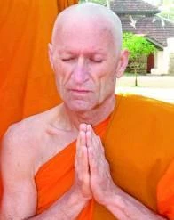 Một thị trưởng ở Đức xuất gia gieo duyên