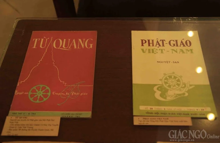 Hai trong những ấn phẩm báo chí Phật giáo tại một triển lãm ở TTXVN