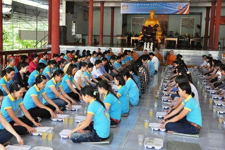 Vì sao ban đêm không nên rửa chén bát?