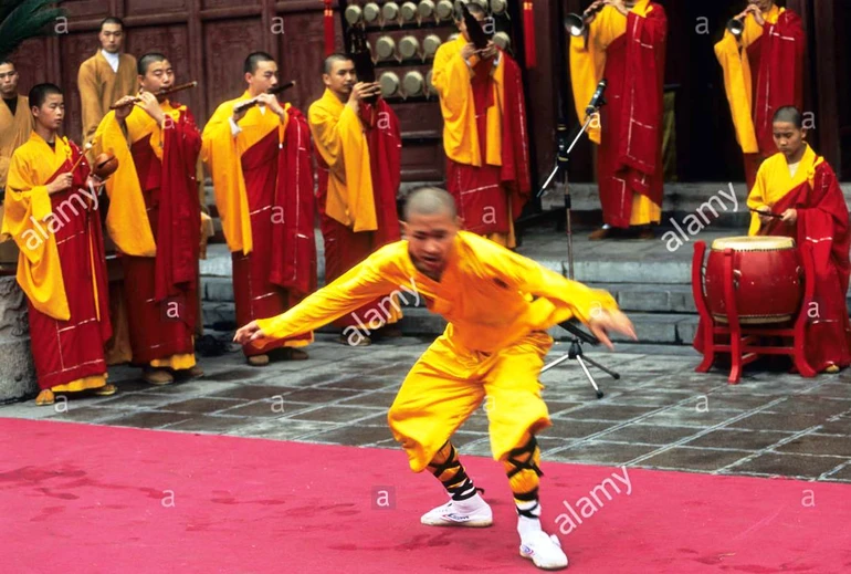 Võ tăng Thiếu Lâm, Trung Quốc biểu diễn âm nhạc và võ thuật. Ảnh: Internet