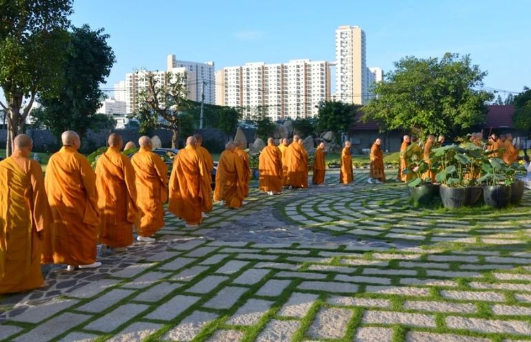 Tăng Ni tham gia khóa học giới luật, nghi lễ năm 2016