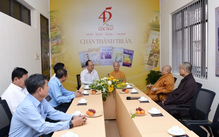 Trưởng lão HT.Thích Trí Quảng tiếp Phó Bí thư Thành ủy Nguyễn Hồ Hải